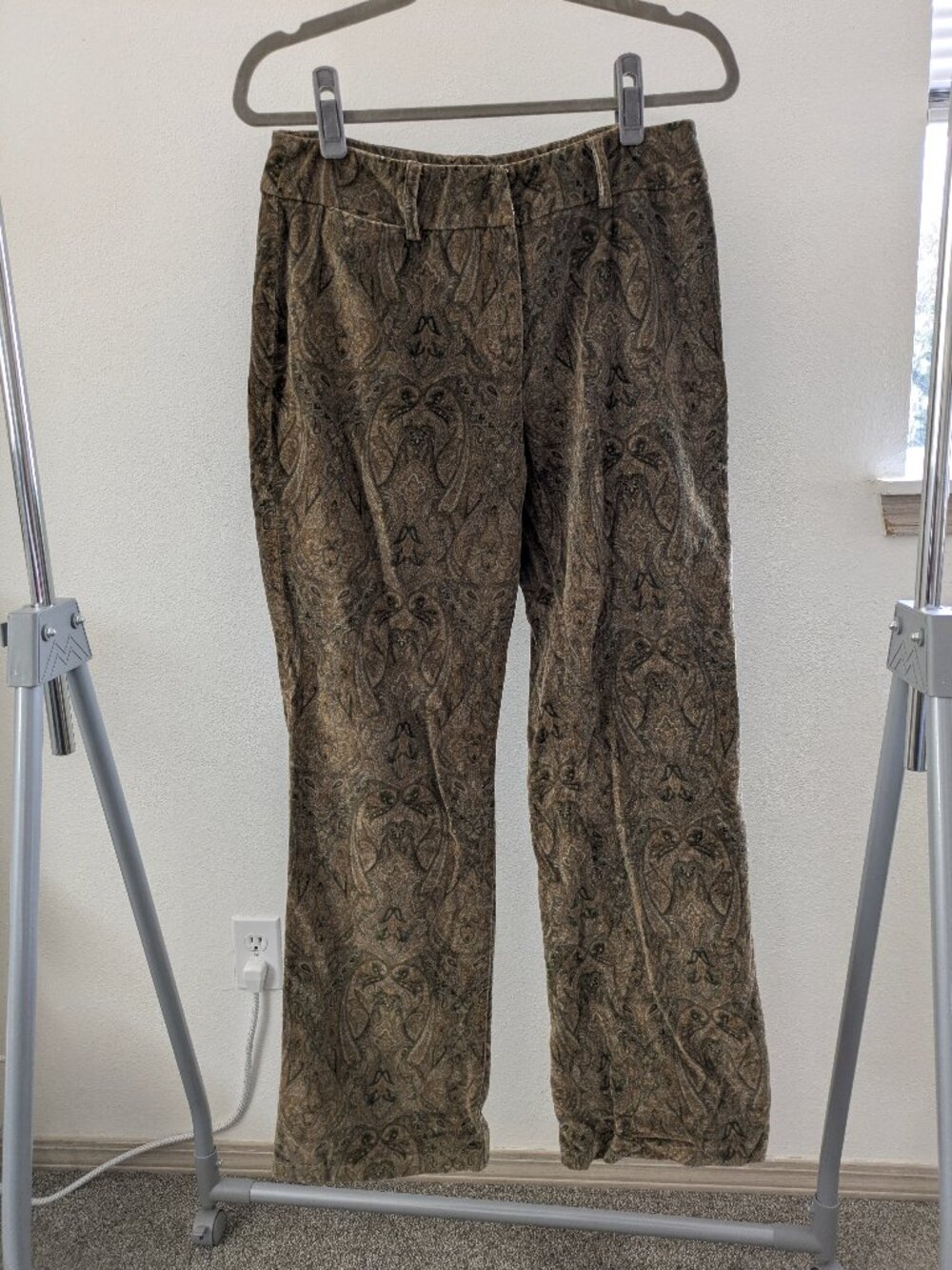 Patterned velvet flares size 4
